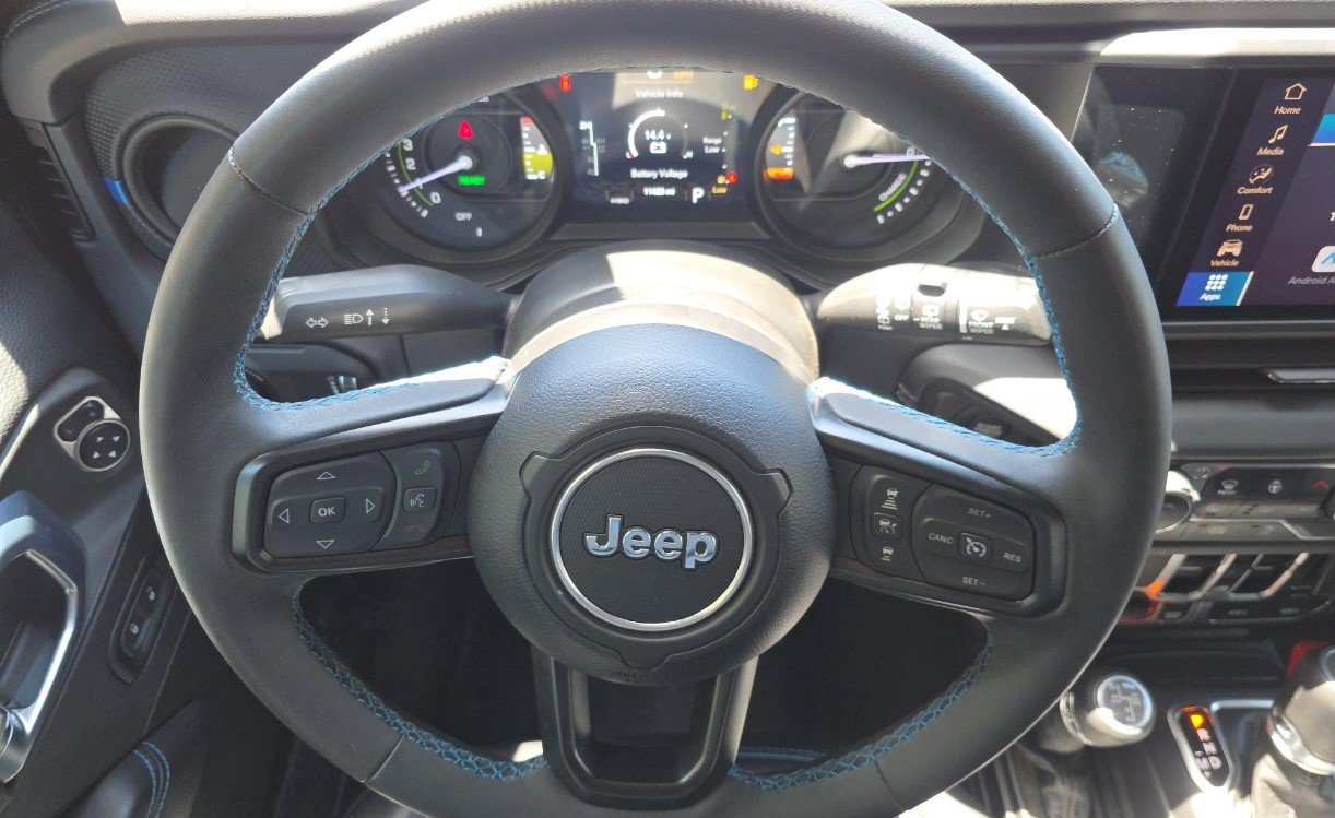 Used 2024 Jeep Wrangler Unlimited Rubicon 4xe w/ Safety Group AWD/4WD image 8