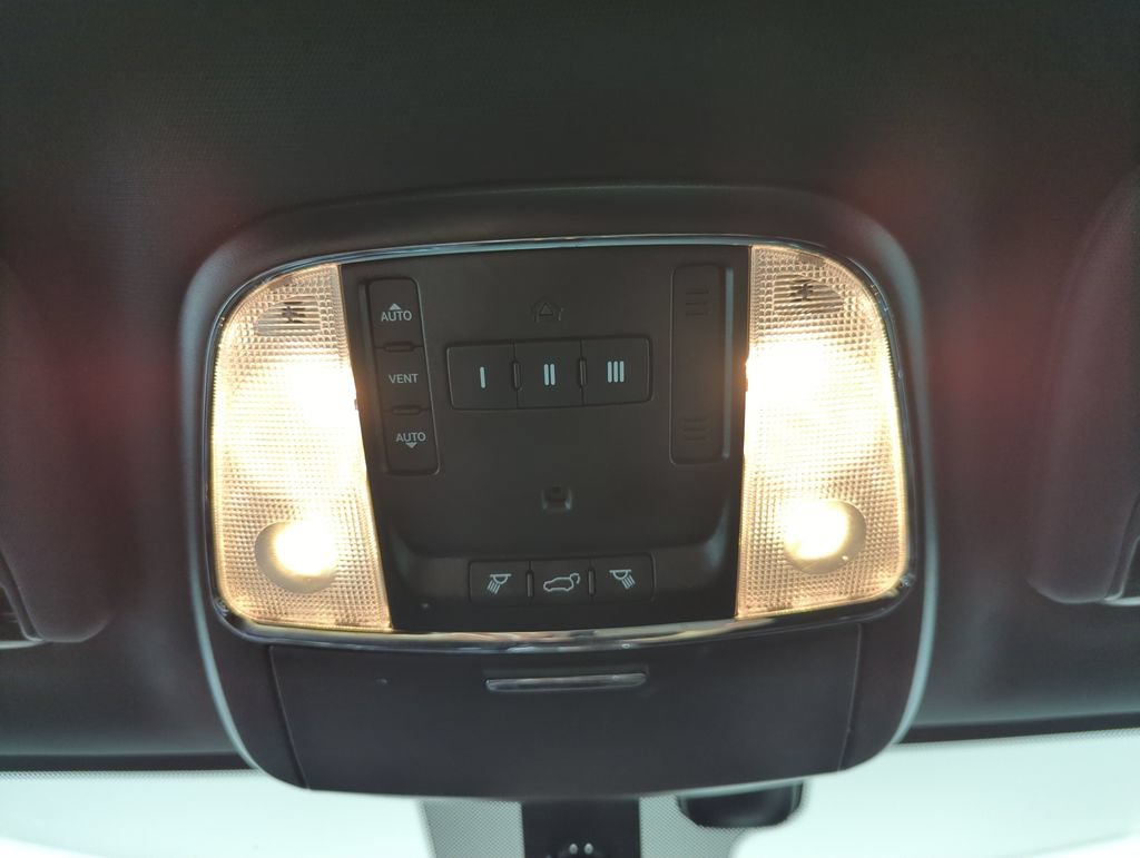 Used 2021 Jeep Grand Cherokee Laredo X RWD image 29