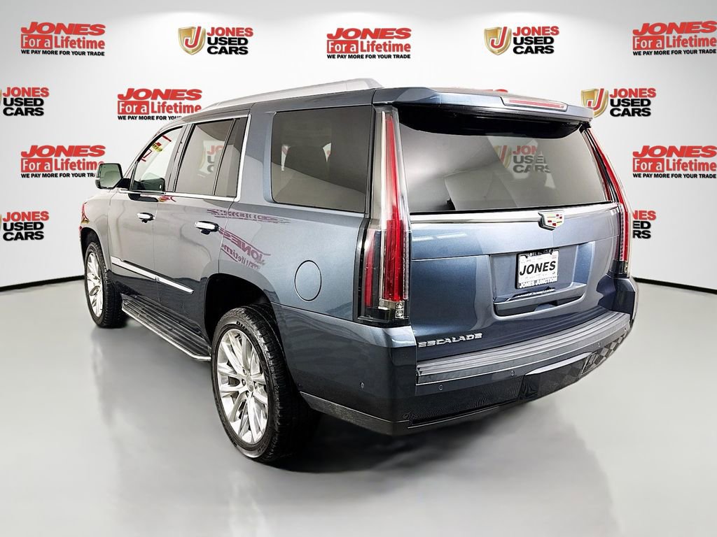 Used 2020 Cadillac Escalade Luxury image 2