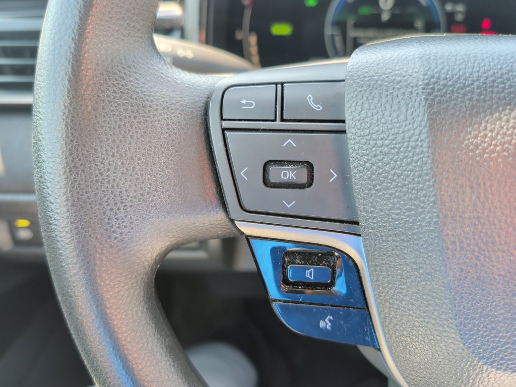 Used 2025 Toyota Camry LE FWD image 13
