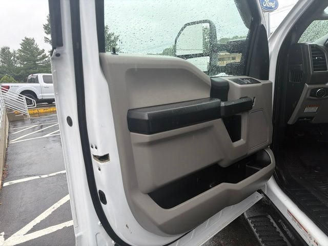 Used 2019 Ford F550 4x4 Regular Cab Super Duty w/ XL Value Package image 12