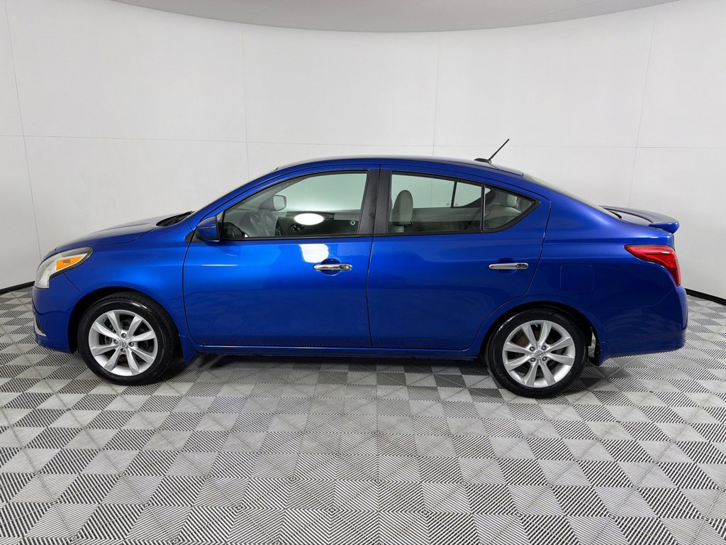 Used 2015 Nissan Versa SL FWD image 8