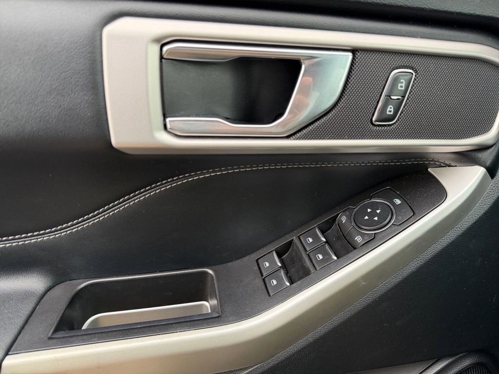 Used 2021 Ford Explorer XLT w/ Equipment Group 202A image 19