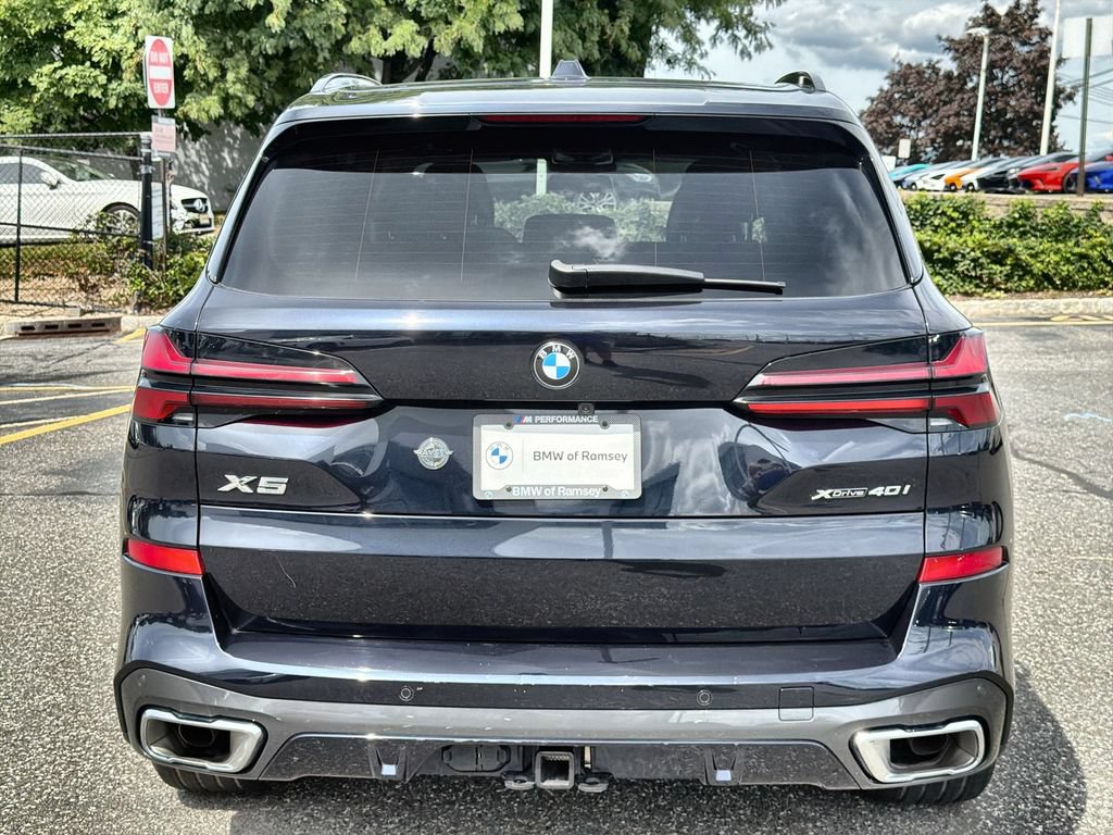Used 2024 BMW X5 xDrive40i w/ M Sport Package AWD/4WD image 13