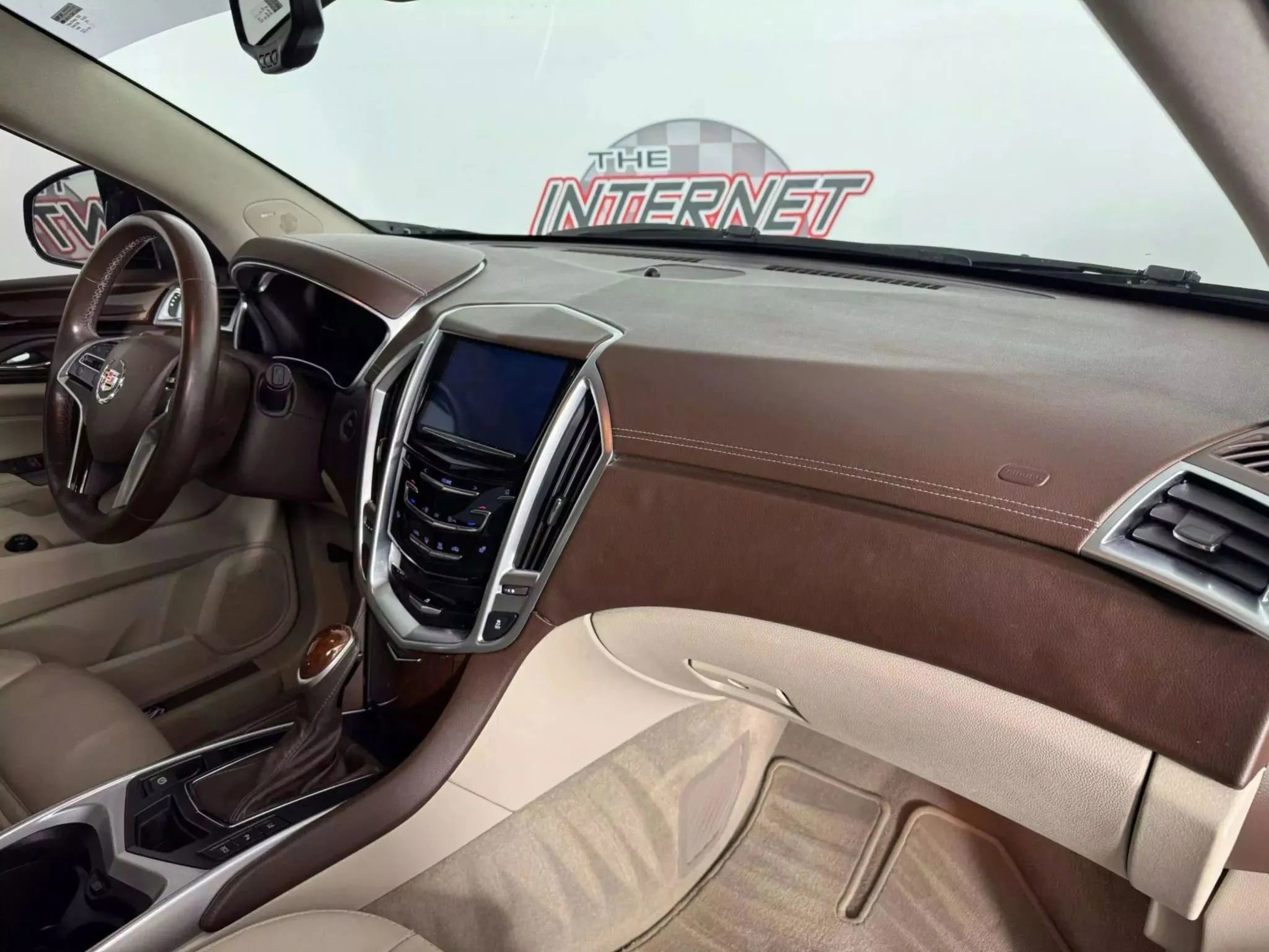 Used 2016 Cadillac SRX Luxury w/ Driver Awareness Package image 12