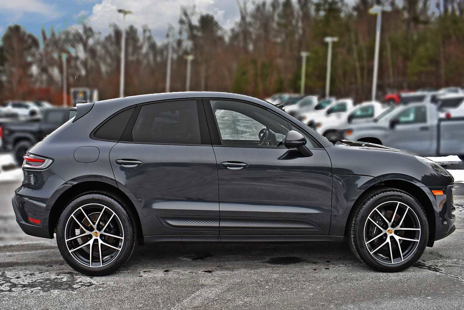 Used 2023 Porsche Macan T image 8