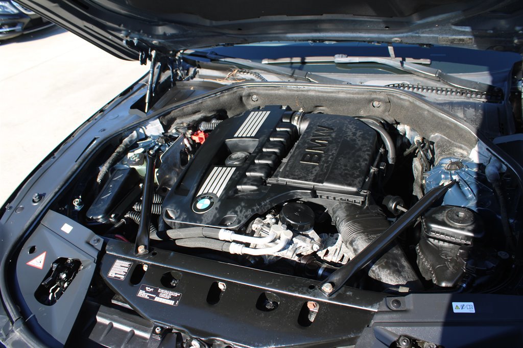 Used 2012 BMW 740i RWD image 30