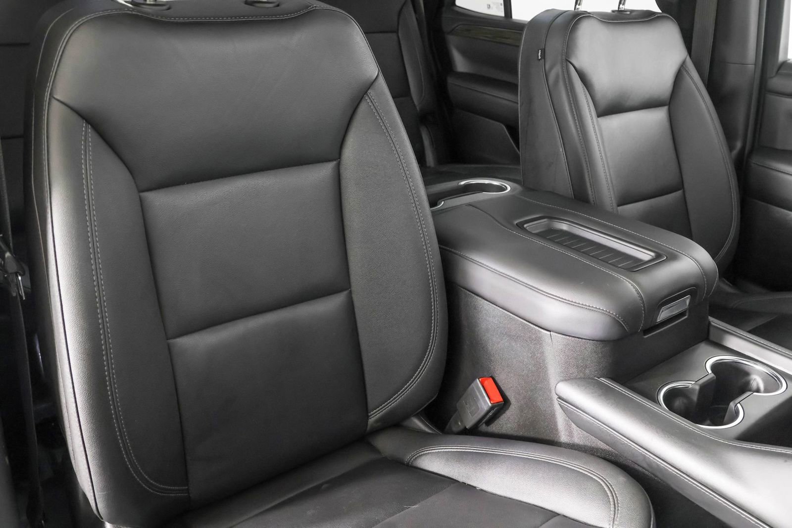 Used 2022 Chevrolet Tahoe Z71 w/ Luxury Package AWD/4WD image 51