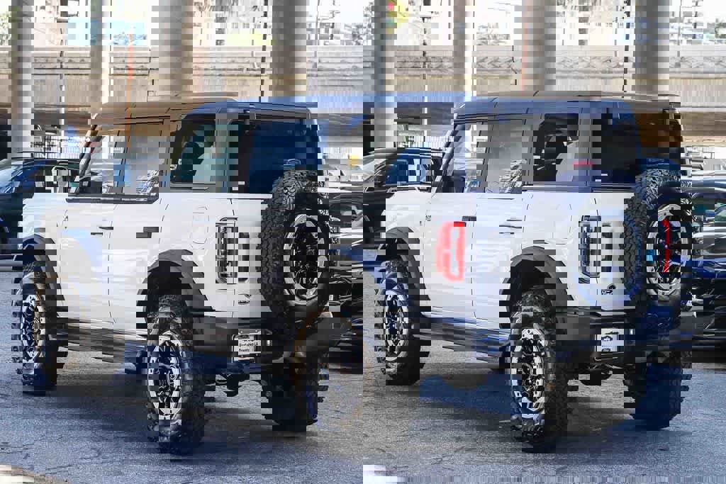 New 2026 Ford Bronco Outer Banks w/ Sasquatch Package image 6