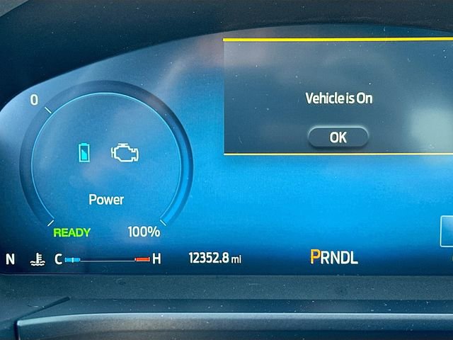 Used 2025 Ford Escape Platinum w/ Premium Technology Package image 12