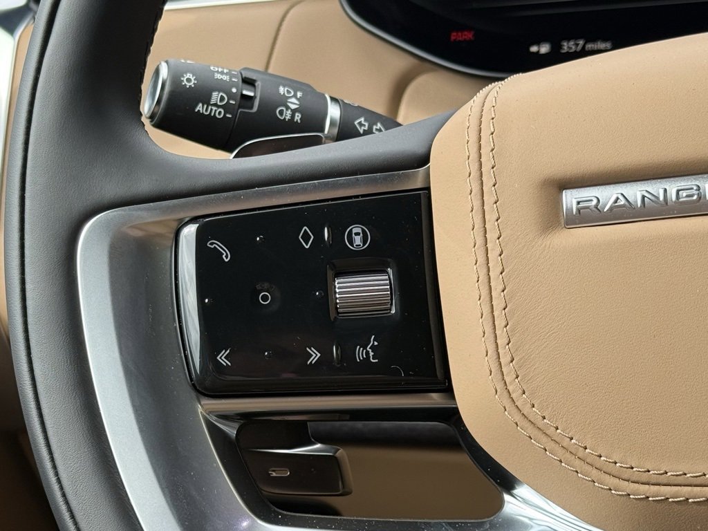 New 2025 Land Rover Range Rover Long Wheelbase SE image 18