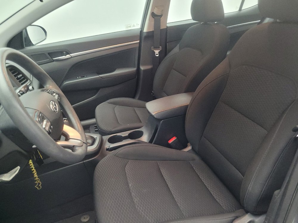 Used 2019 Hyundai Elantra SE w/ Cargo Package FWD image 17