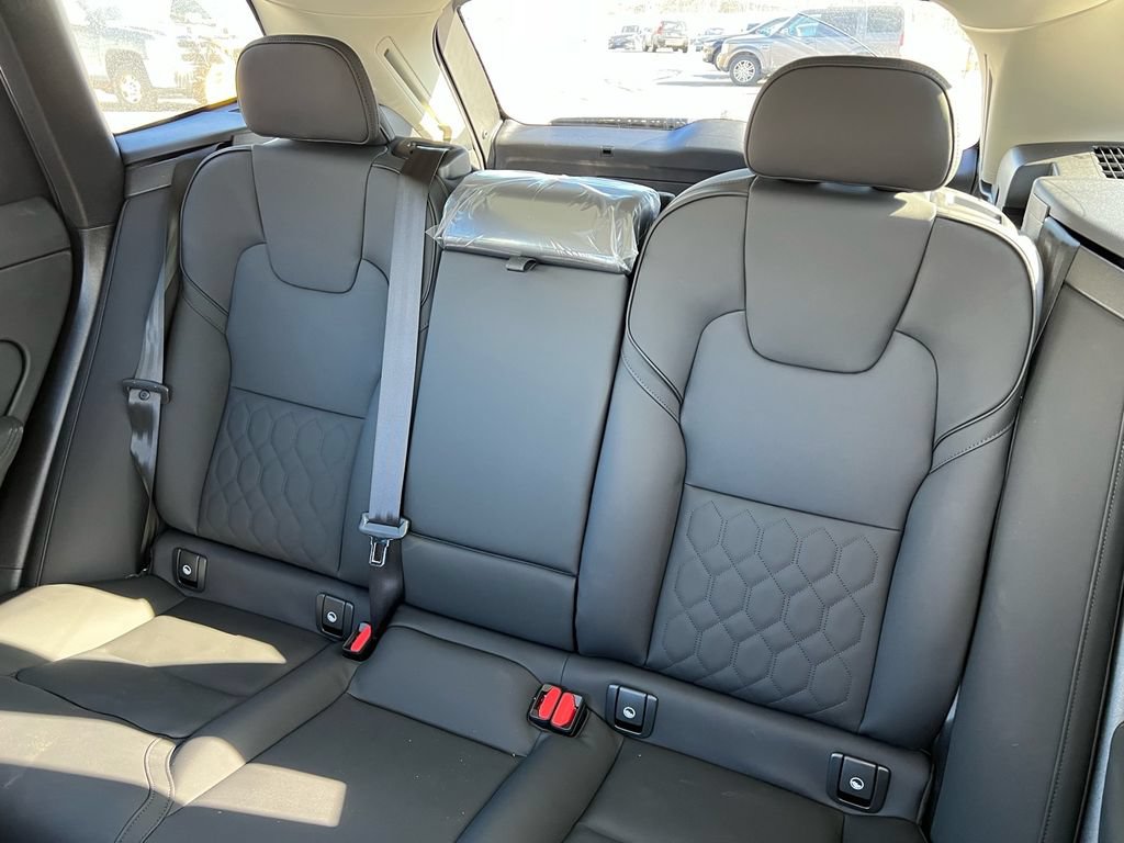 New 2026 Volvo XC60 B5 Plus w/ Protection Package Premier AWD/4WD image 20