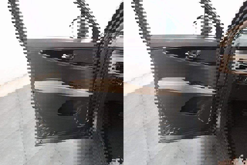 Used 2023 Lincoln Nautilus AWD w/ Premium Package image 8