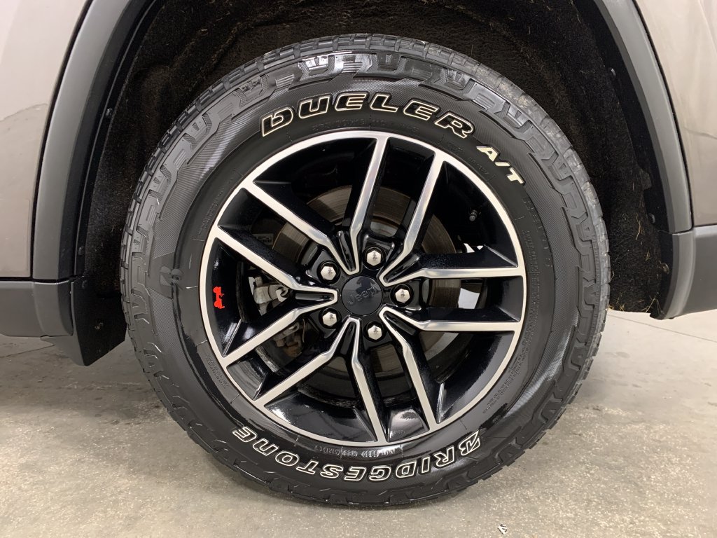 Used 2019 Jeep Grand Cherokee Trailhawk w/ Trailhawk Luxury Group AWD/4WD image 5