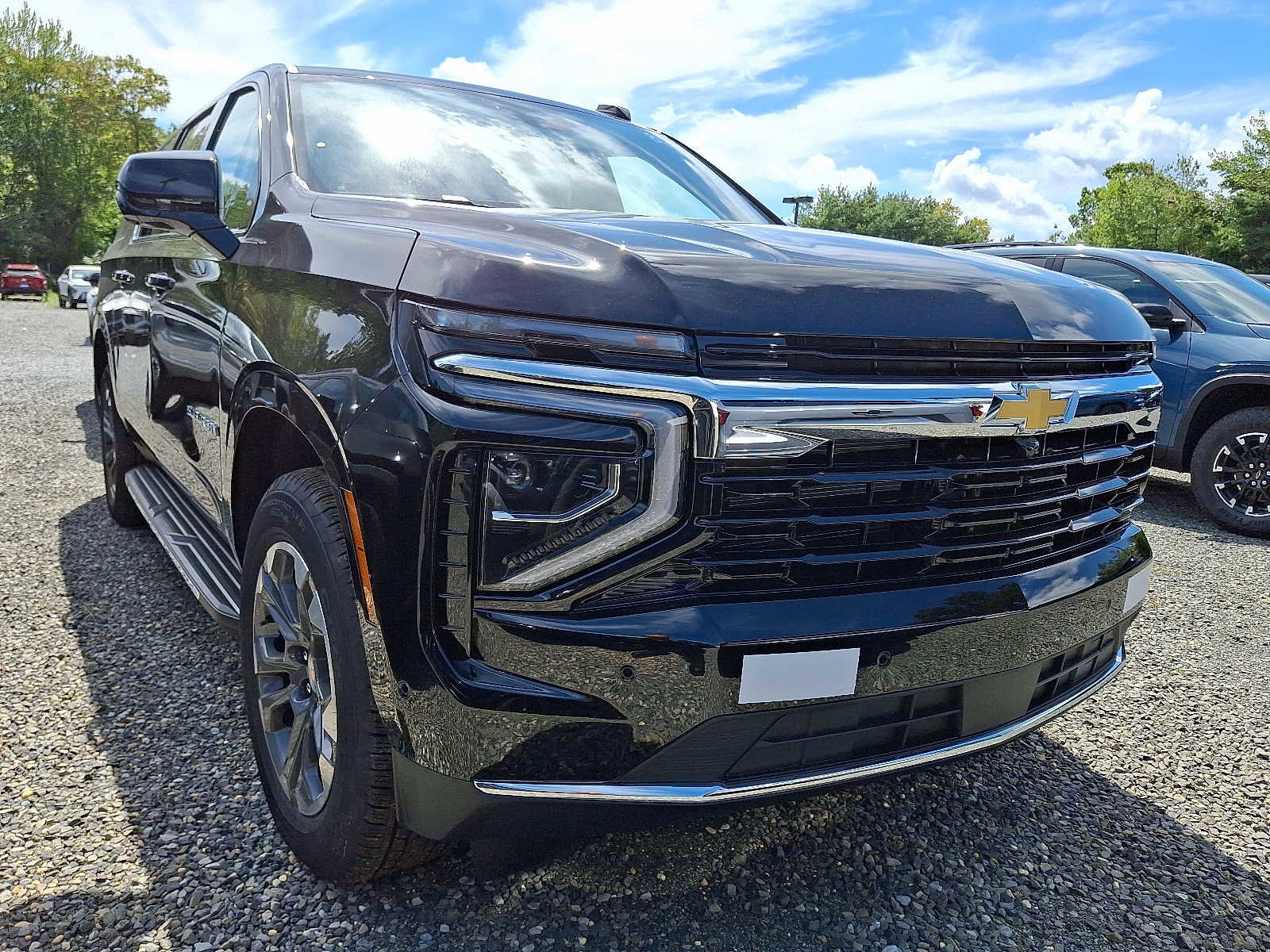 New 2025 Chevrolet Suburban LS
