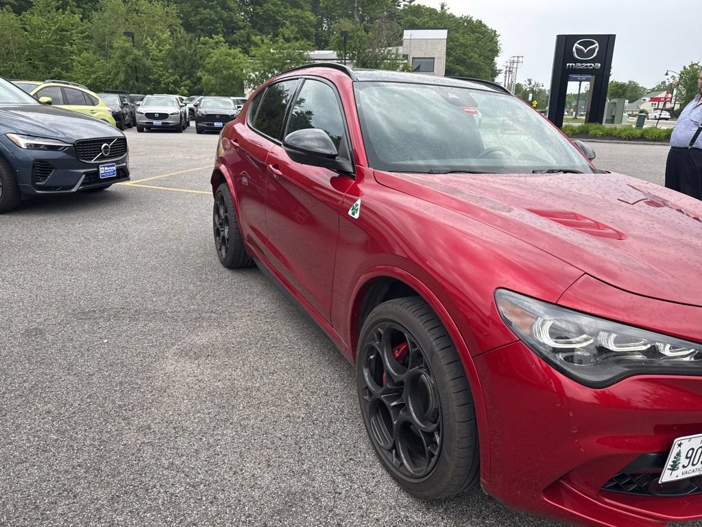 Used 2024 Alfa Romeo Stelvio Quadrifoglio w/ Active Assist Plus Package AWD/4WD image 18