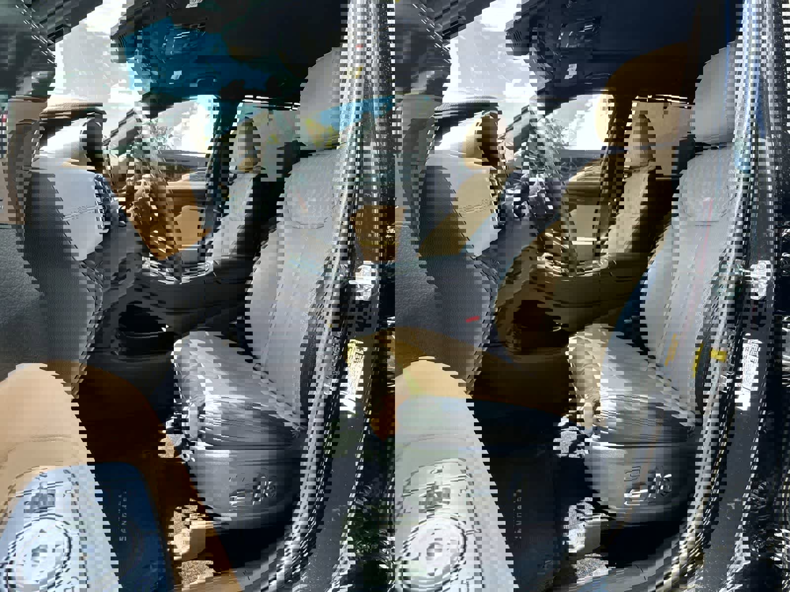 Used 2023 Hyundai Santa Fe Calligraphy AWD/4WD image 3