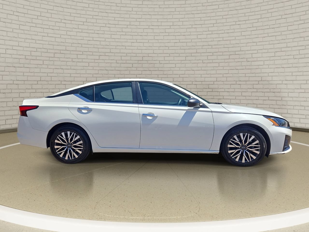 Certified 2025 Nissan Altima 2.5 SV FWD image 4