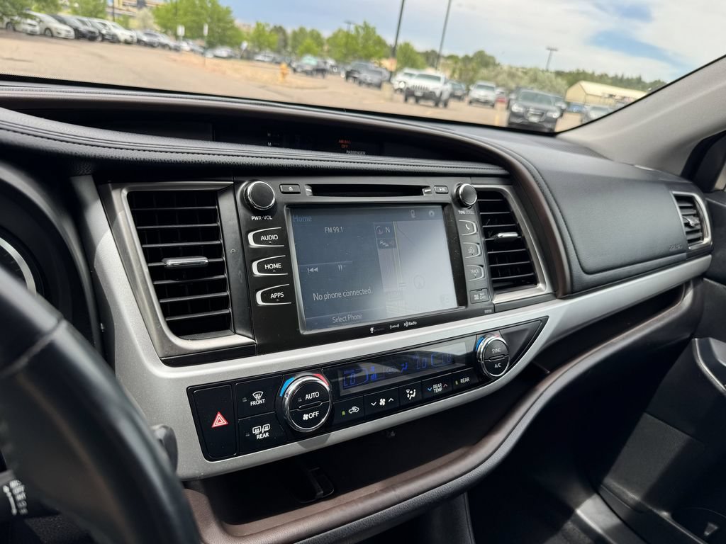 Used 2016 Toyota Highlander XLE AWD/4WD image 21