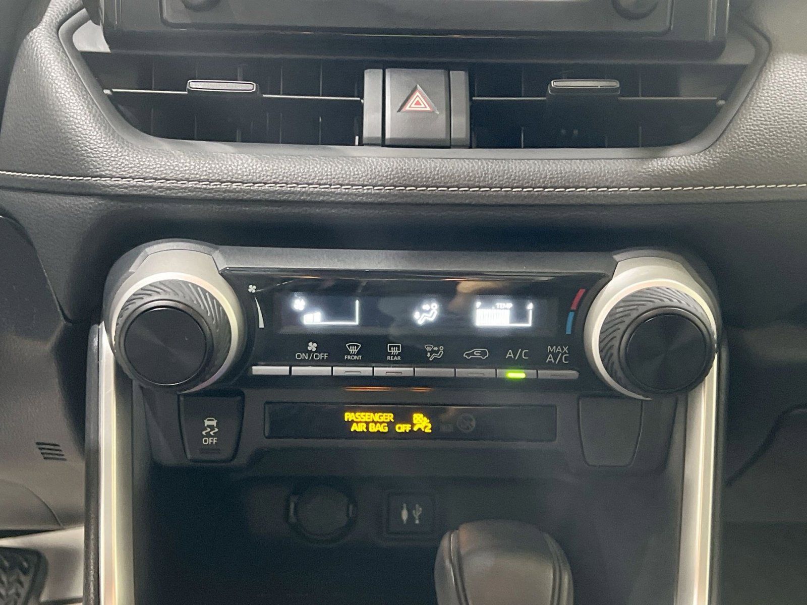 Used 2019 Toyota RAV4 LE image 19