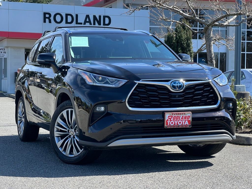 Certified 2021 Toyota Highlander Platinum AWD/4WD image 1