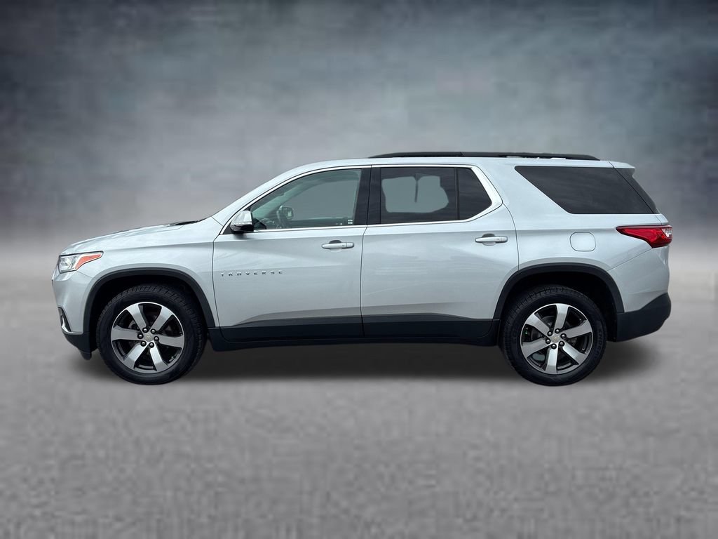 Used 2020 Chevrolet Traverse LT w/ LT Premium Package AWD/4WD image 2