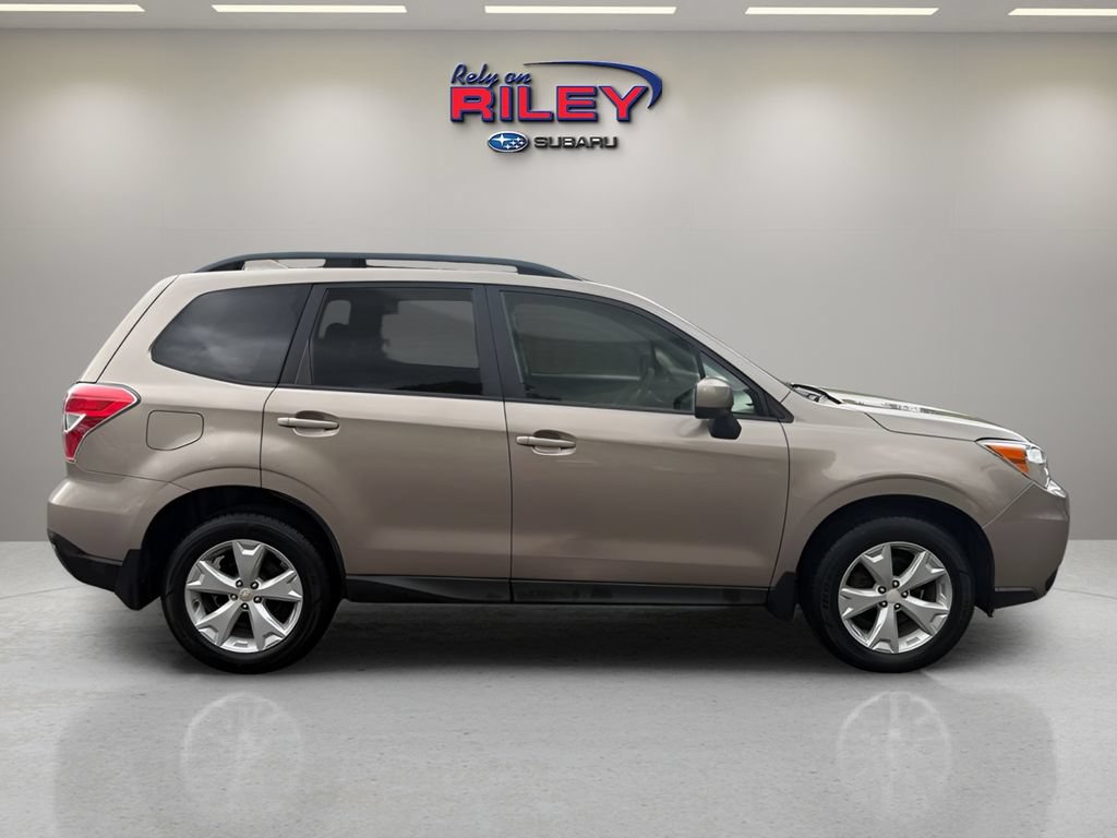 Used 2016 Subaru Forester 2.5i Premium AWD/4WD image 6