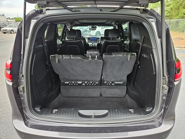 Used 2022 Chrysler Pacifica Limited w/ S Appearance Package FWD image 17