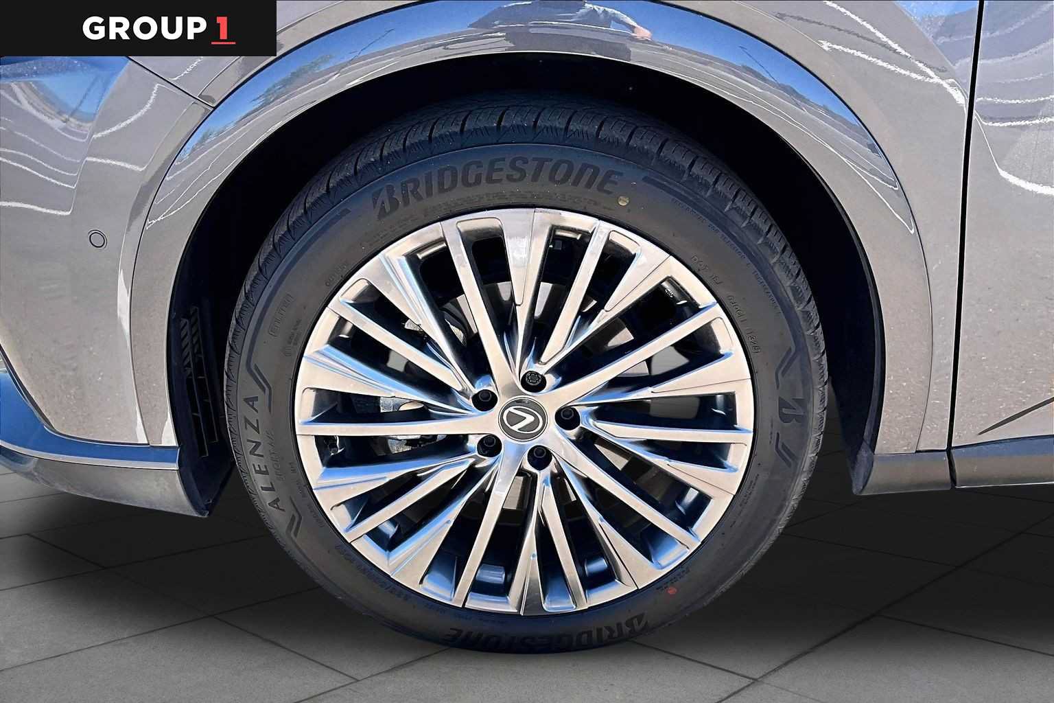 Used 2025 Lexus RX 450h AWD w/ Convenience Package image 10