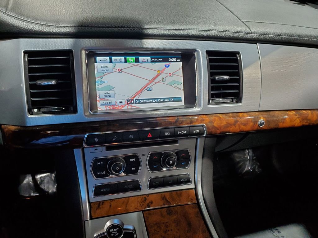 Used 2014 Jaguar XF 3.0 RWD image 29