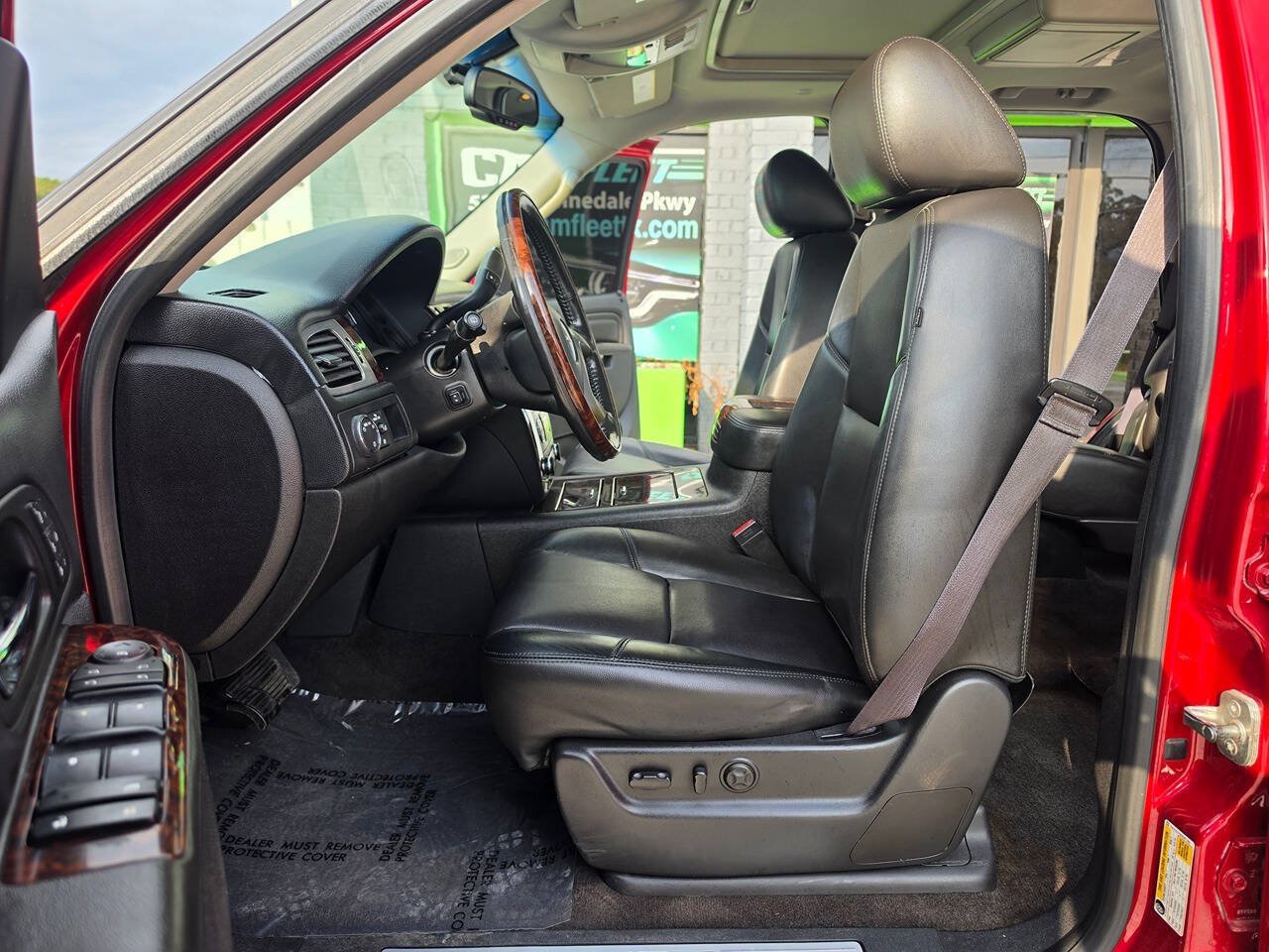 Used 2014 GMC Yukon Denali RWD image 15