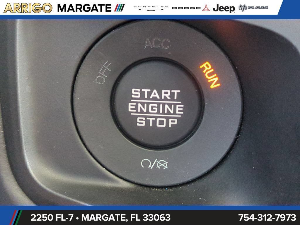 Used 2025 Jeep Wrangler Unlimited Sahara AWD/4WD image 30