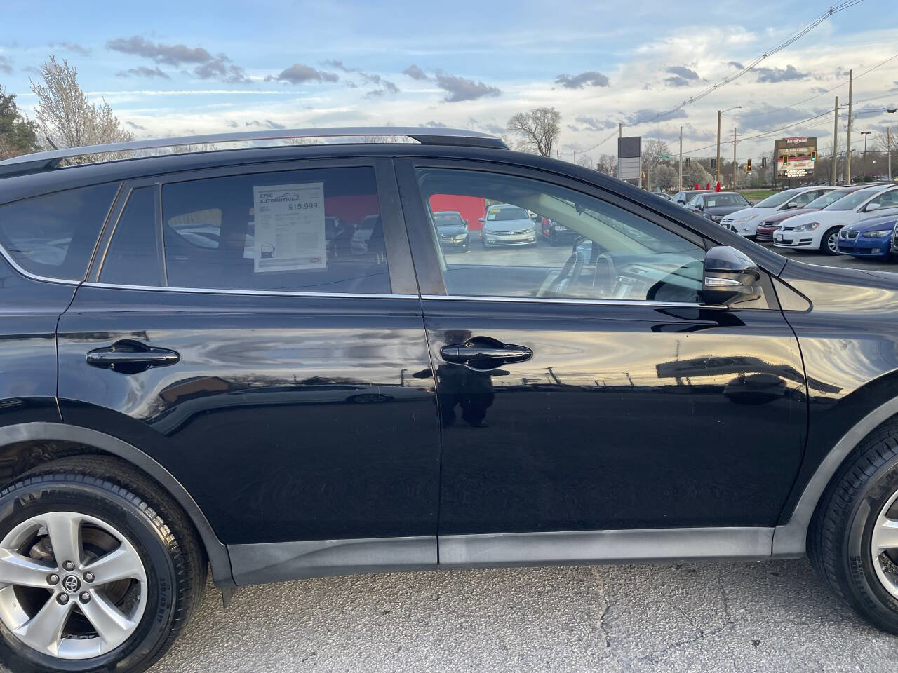 Used 2015 Toyota RAV4 XLE image 4