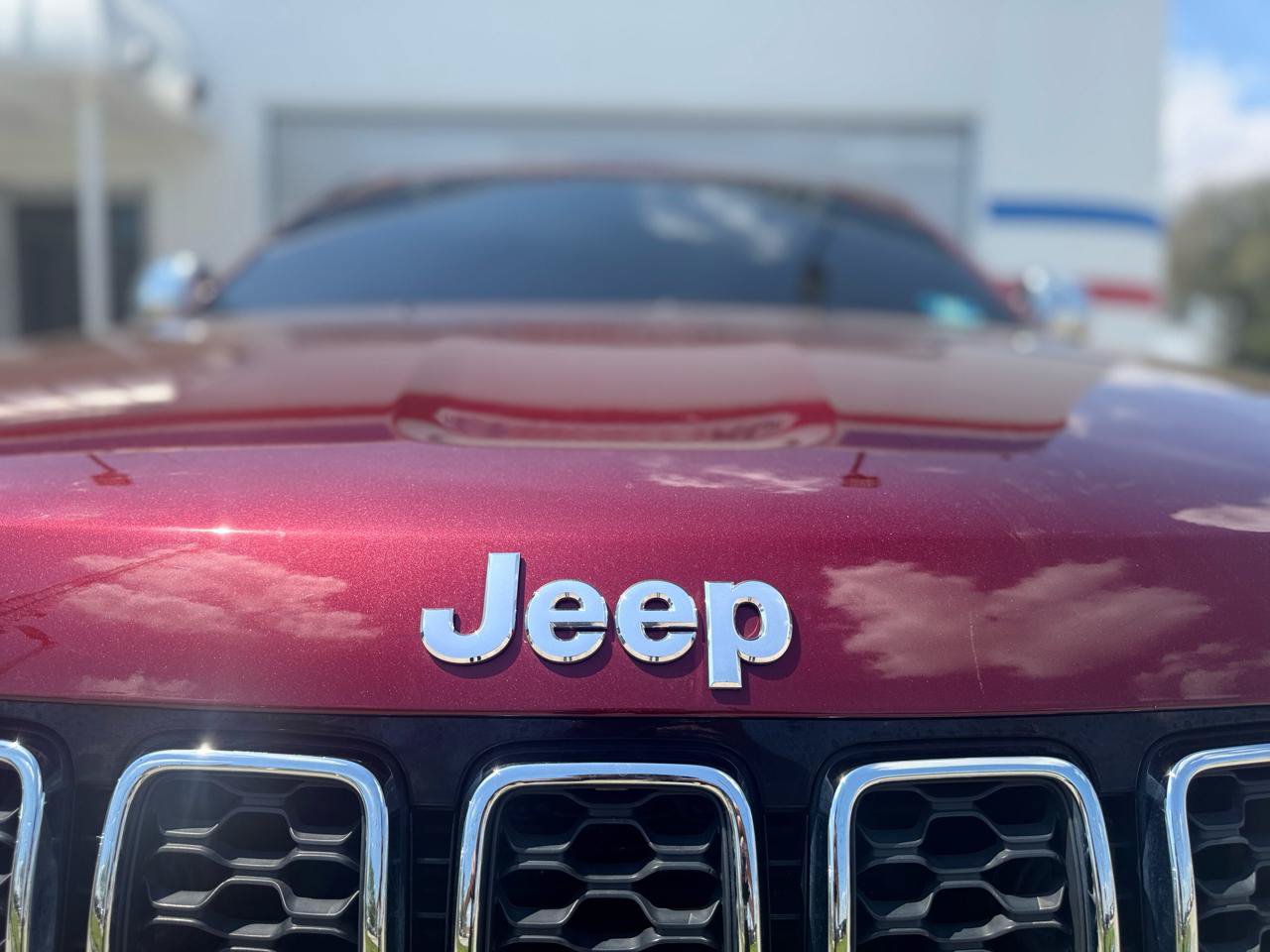 Used 2020 Jeep Grand Cherokee Limited AWD/4WD image 9