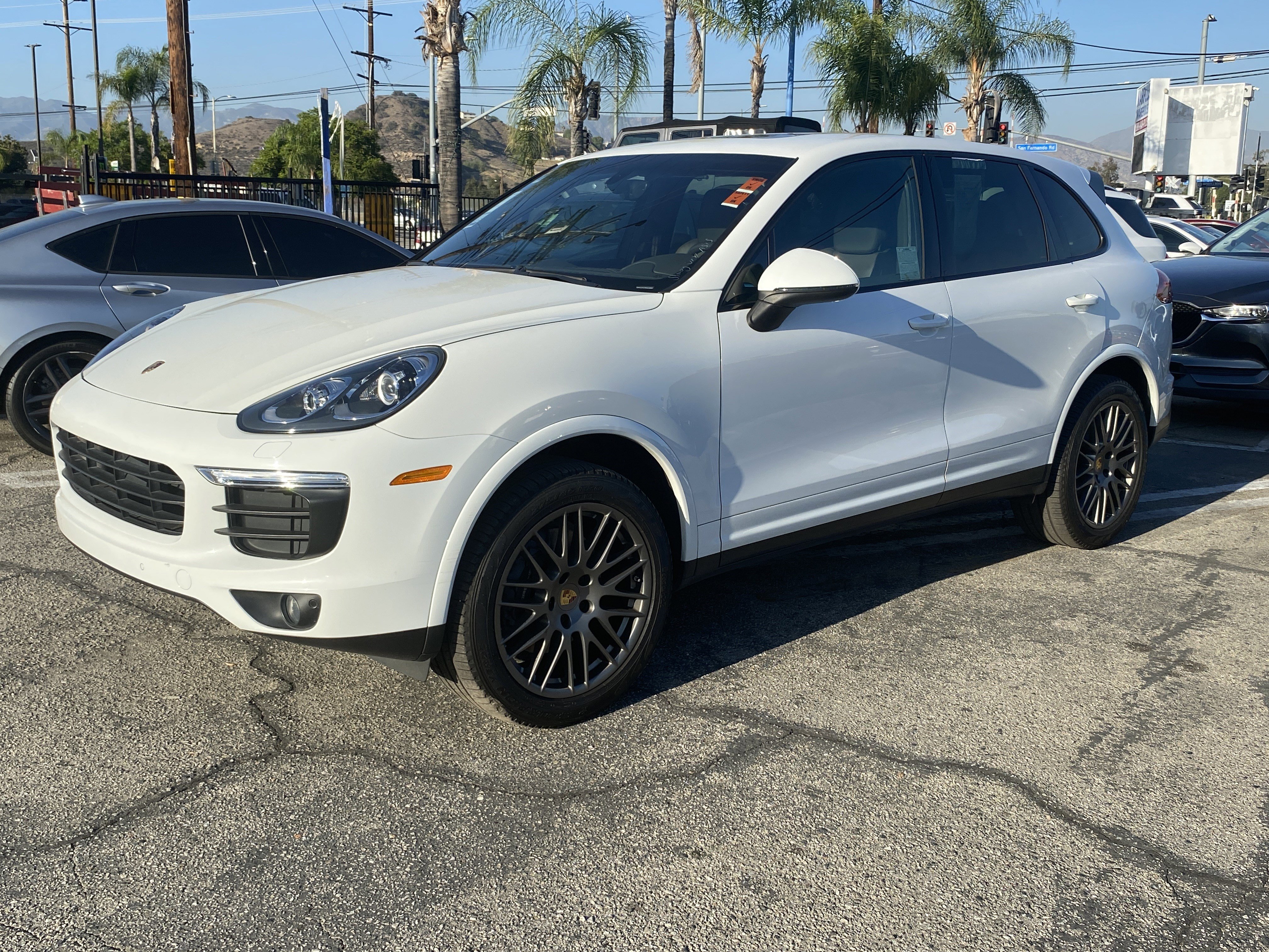 Used 2017 Porsche Cayenne Platinum Edition w/ Premium Package (PJV) image 2