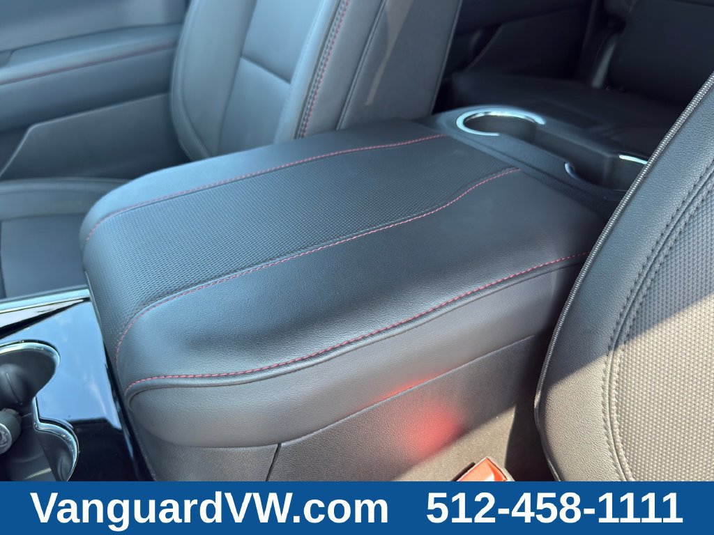 Used 2026 Chevrolet Suburban RST AWD/4WD image 17