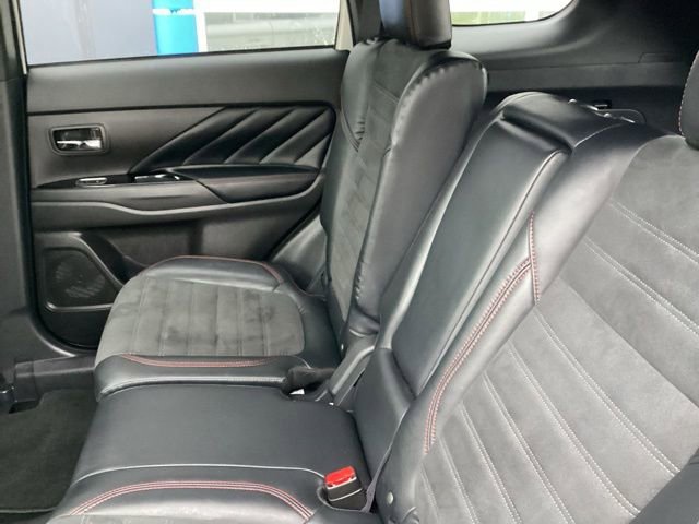 Used 2021 Mitsubishi Outlander LE AWD/4WD image 16