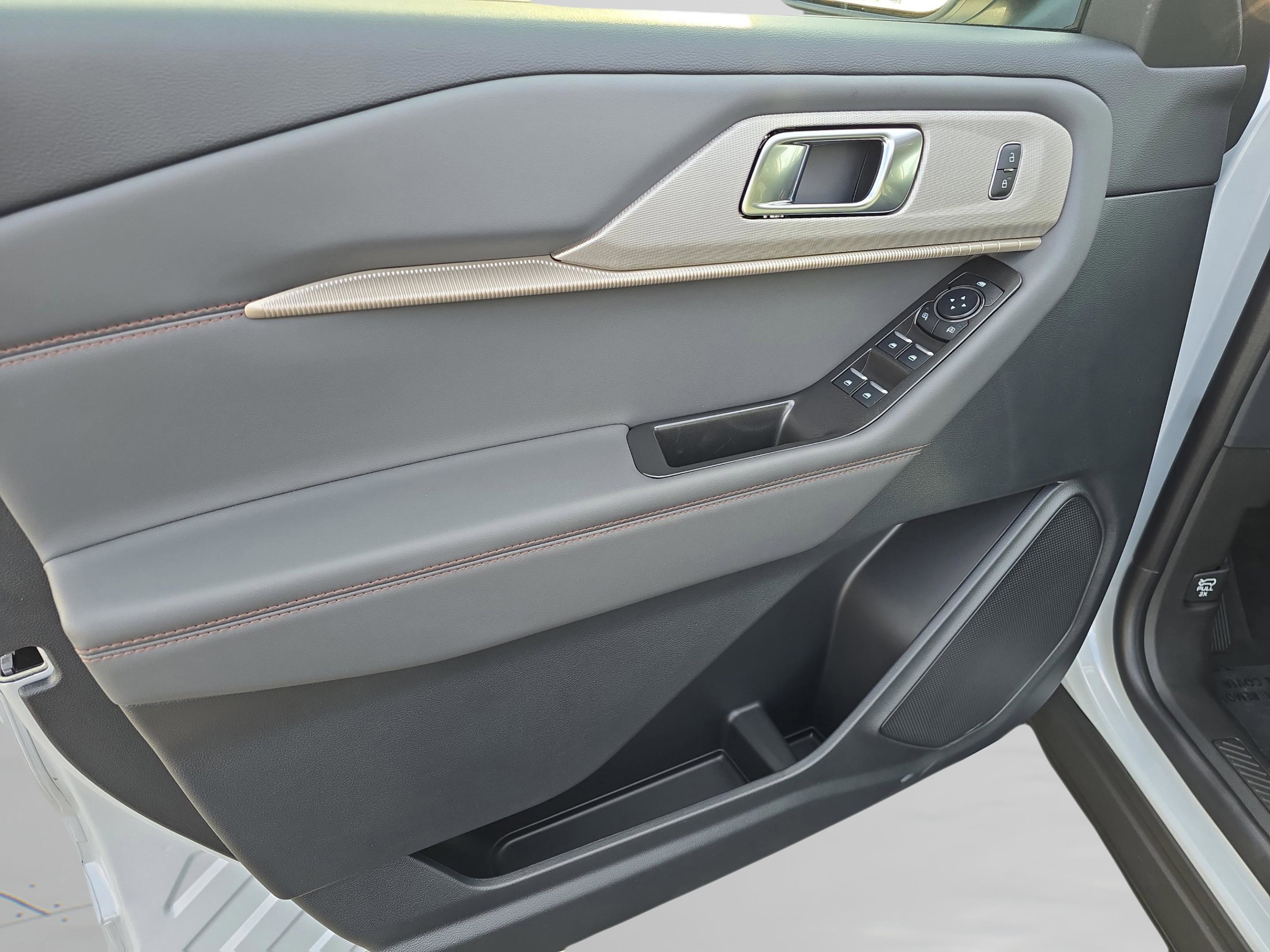 New 2026 Ford Explorer Active w/ Active Comfort Package image 31