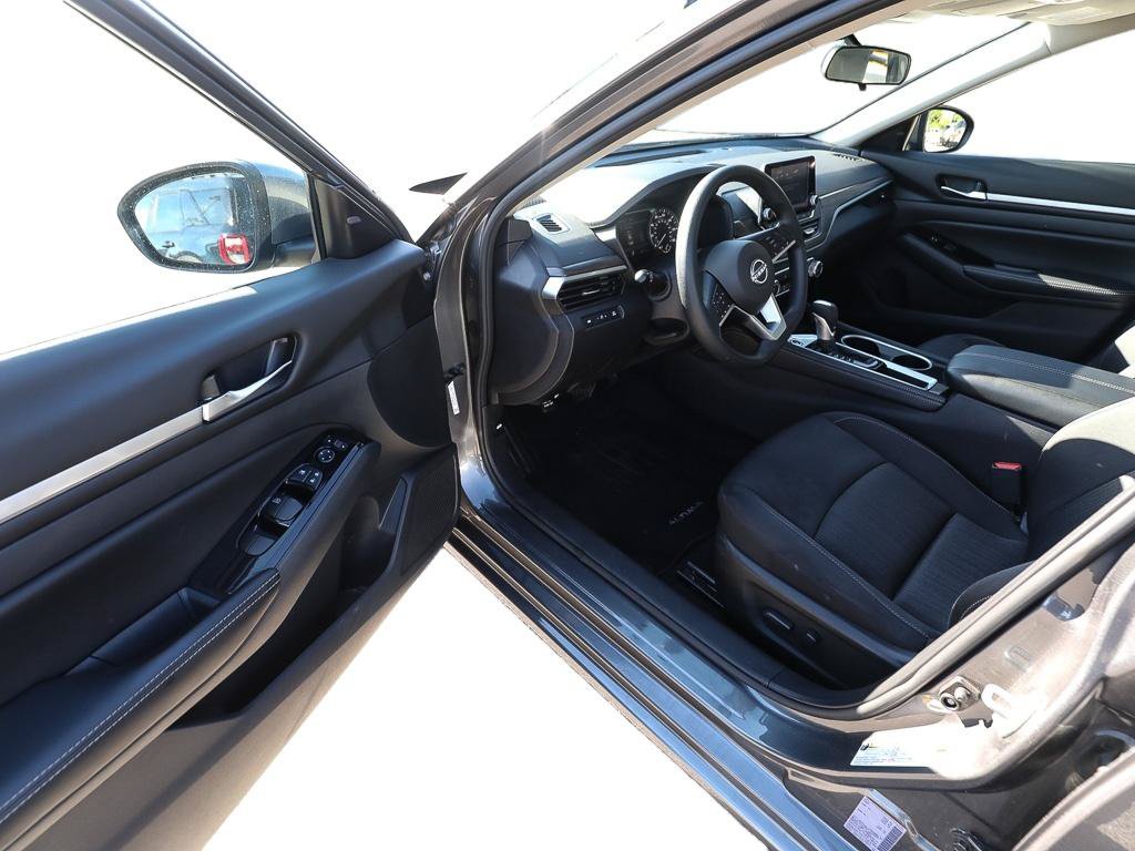 Used 2023 Nissan Altima 2.5 SV FWD image 12