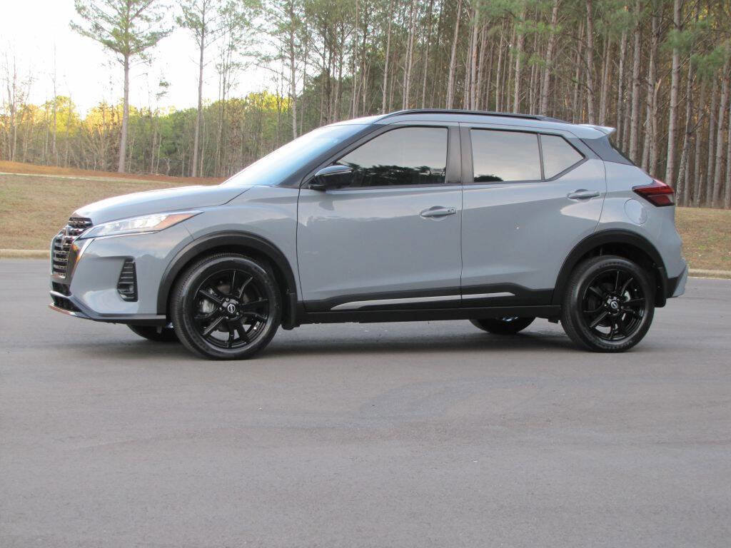 Used 2024 Nissan Kicks SR image 3
