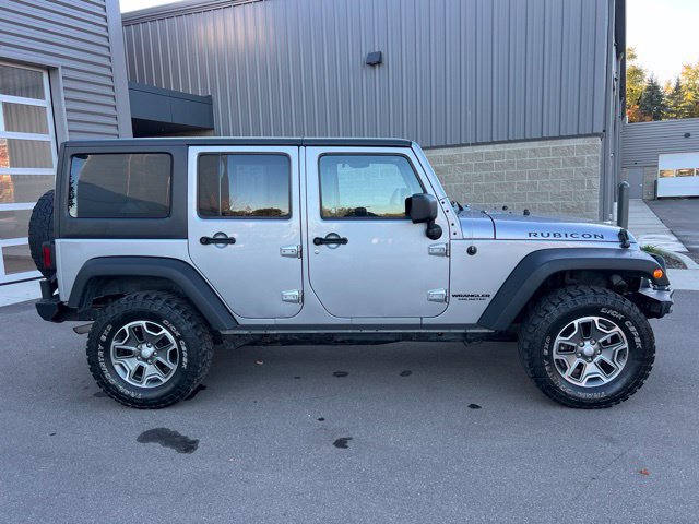 Used 2013 Jeep Wrangler Unlimited Rubicon w/ Dual Top Group AWD/4WD image 4
