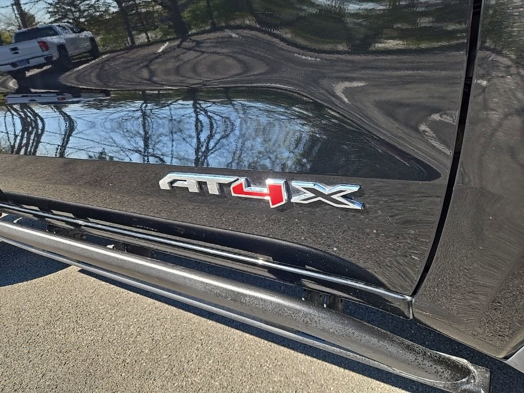 Used 2023 GMC Canyon AT4X image 9
