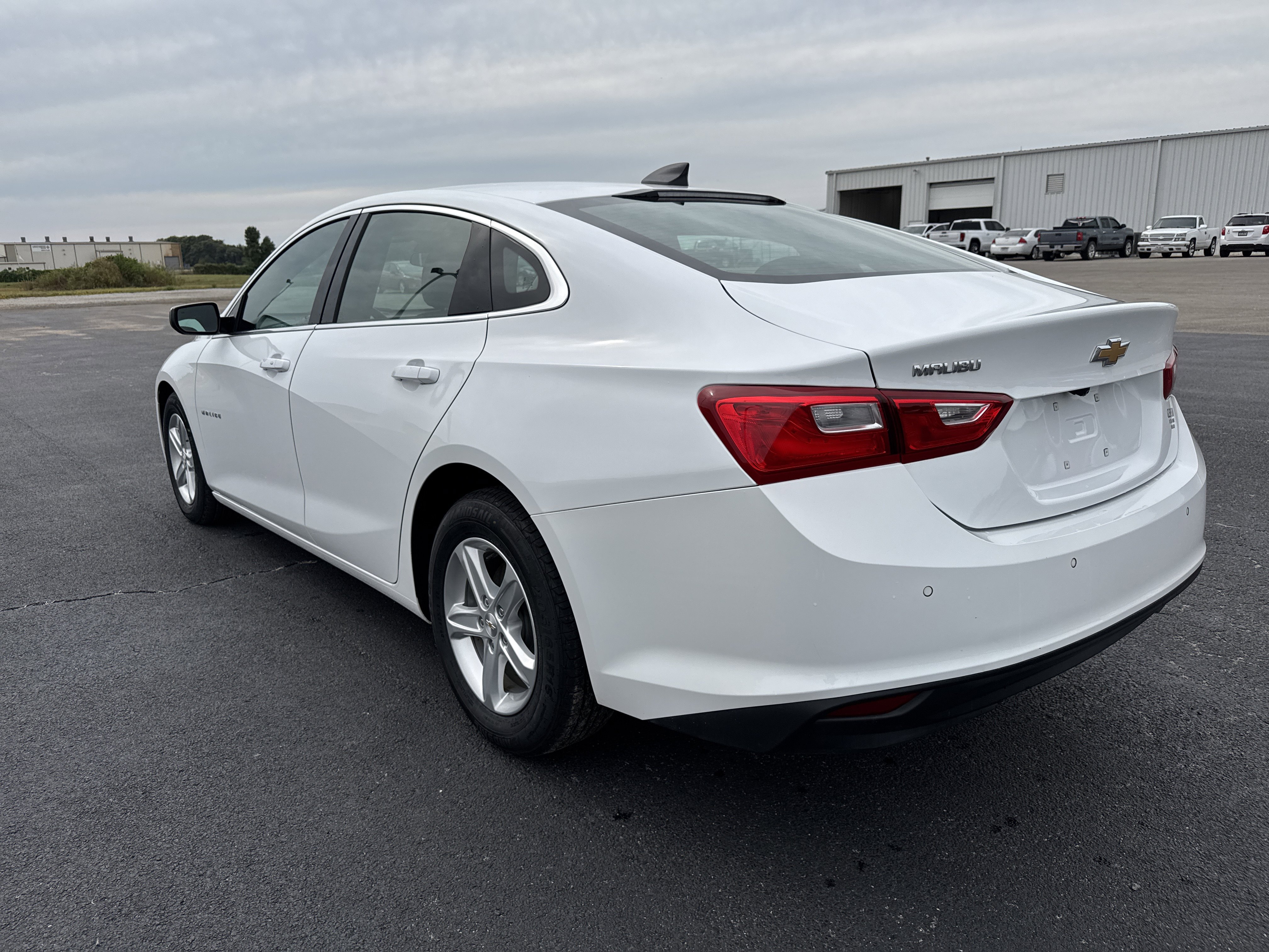 Used 2024 Chevrolet Malibu LS w/ Driver Confidence Package FWD image 3