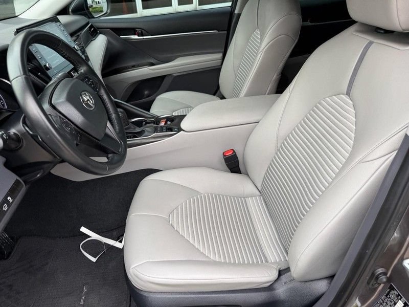 Used 2023 Toyota Camry SE w/ Audio Upgrade Package FWD image 16