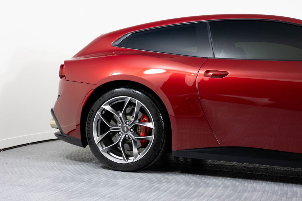 Certified 2019 Ferrari GTC4Lusso T RWD image 24