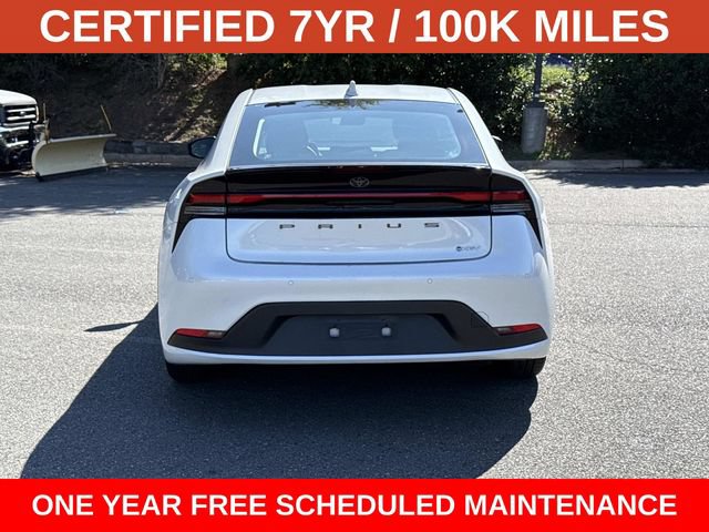 Used 2025 Toyota Prius LE FWD image 3