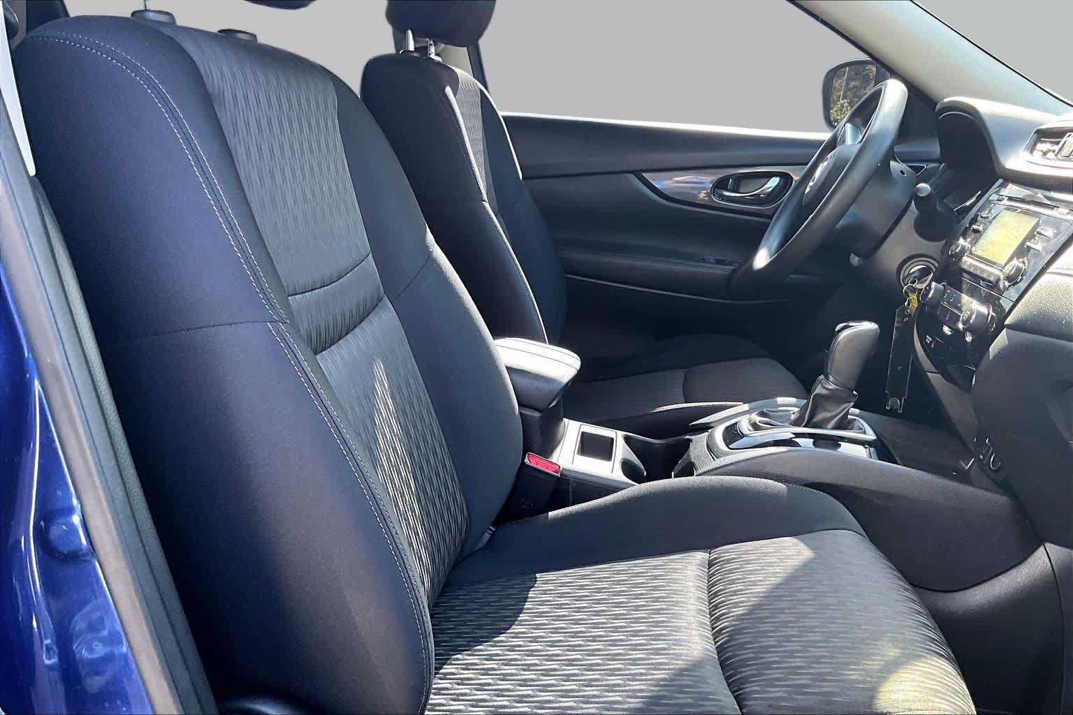 Used 2017 Nissan Rogue S AWD/4WD image 8