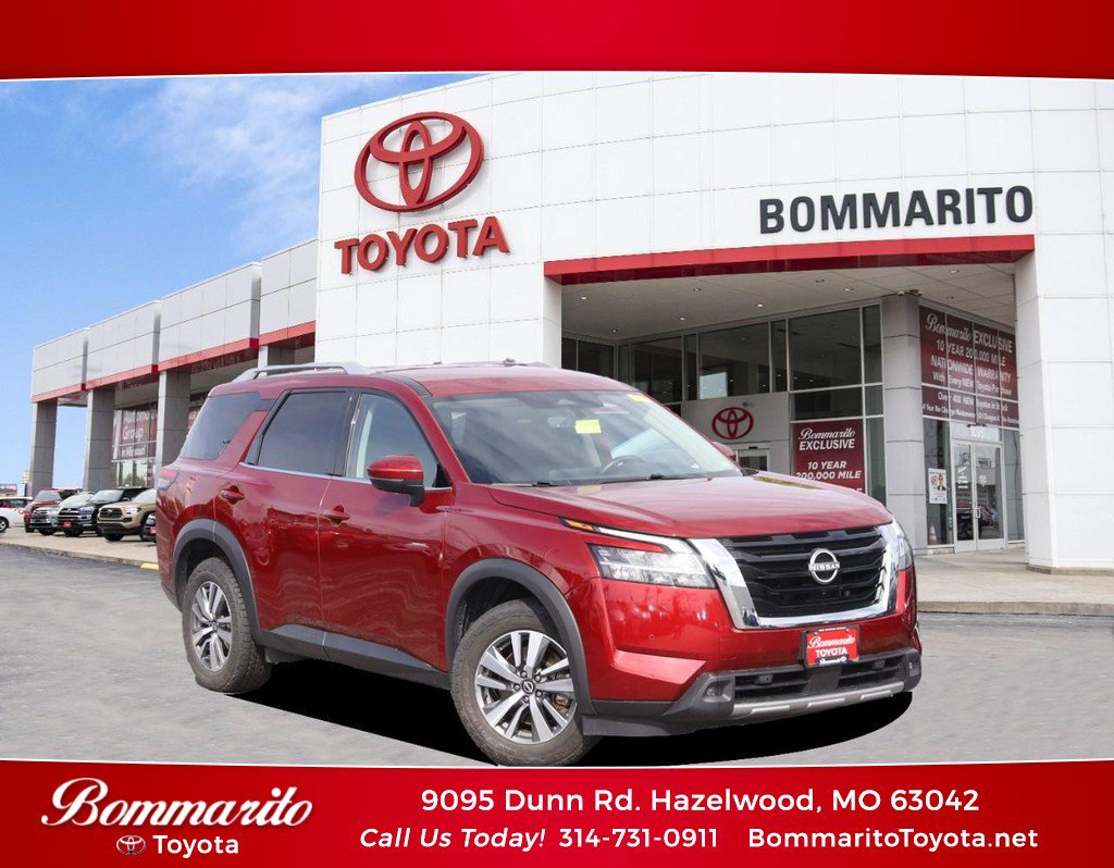 Used 2023 Nissan Pathfinder SL AWD/4WD image 1