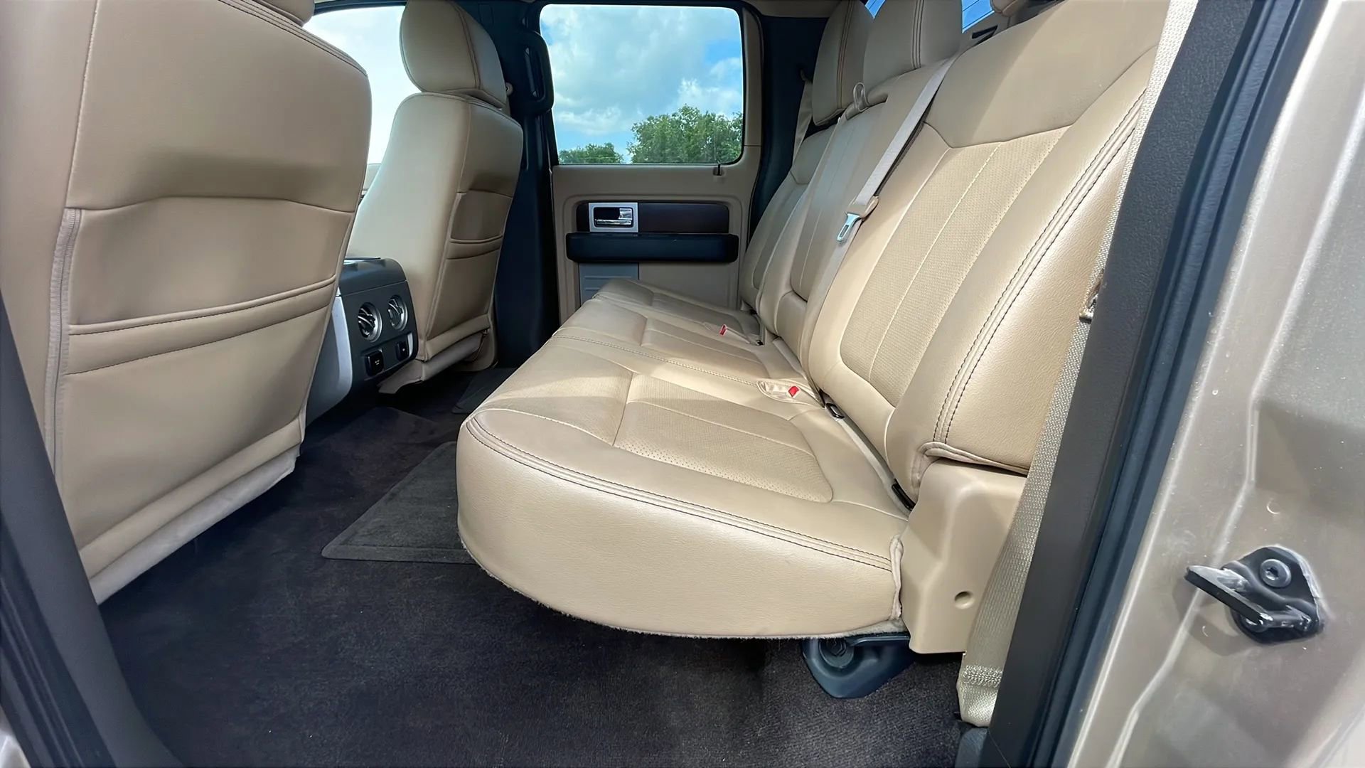 Used 2012 Ford F150 Lariat RWD image 12